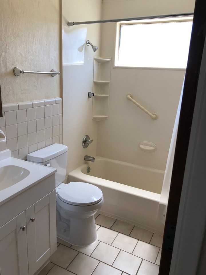 12125 Hillcrest Pl - Photo 3 of 6