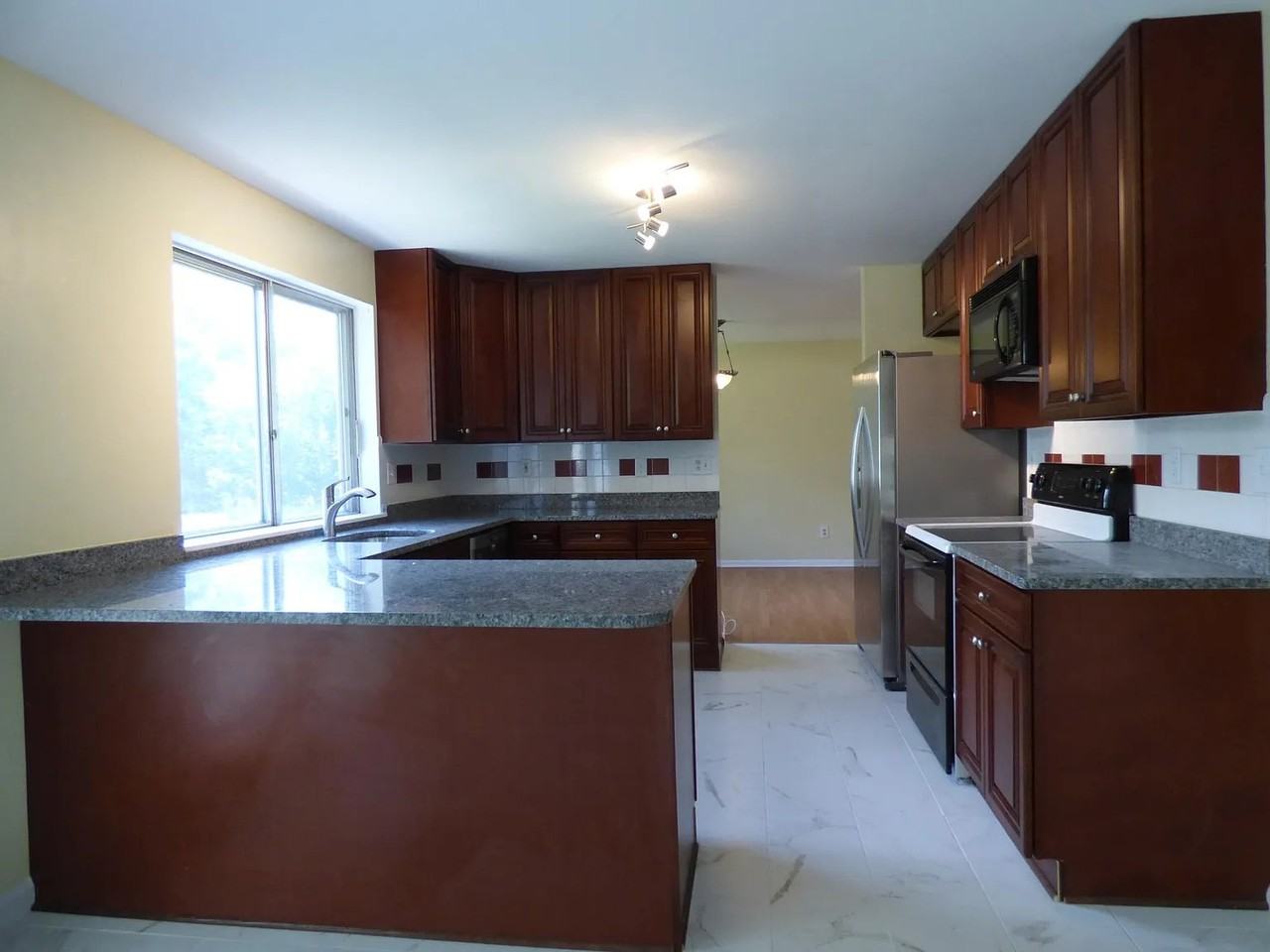 7809 Suthard Dr - Photo 4 of 20