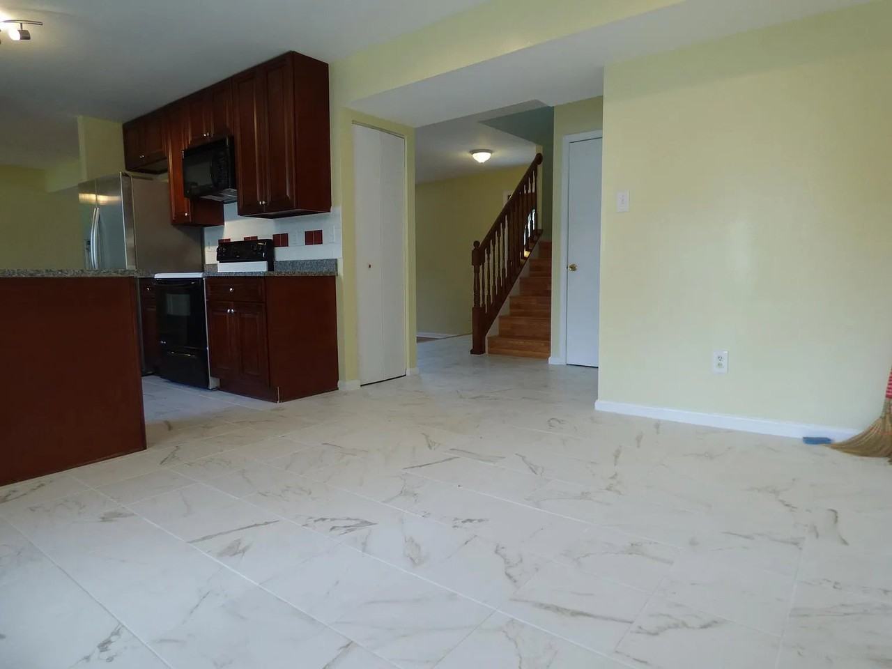 7809 Suthard Dr - Photo 5 of 20