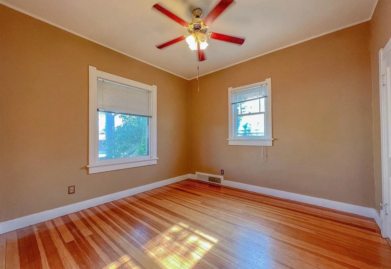 709 E 5th St - Photo 6 of 20