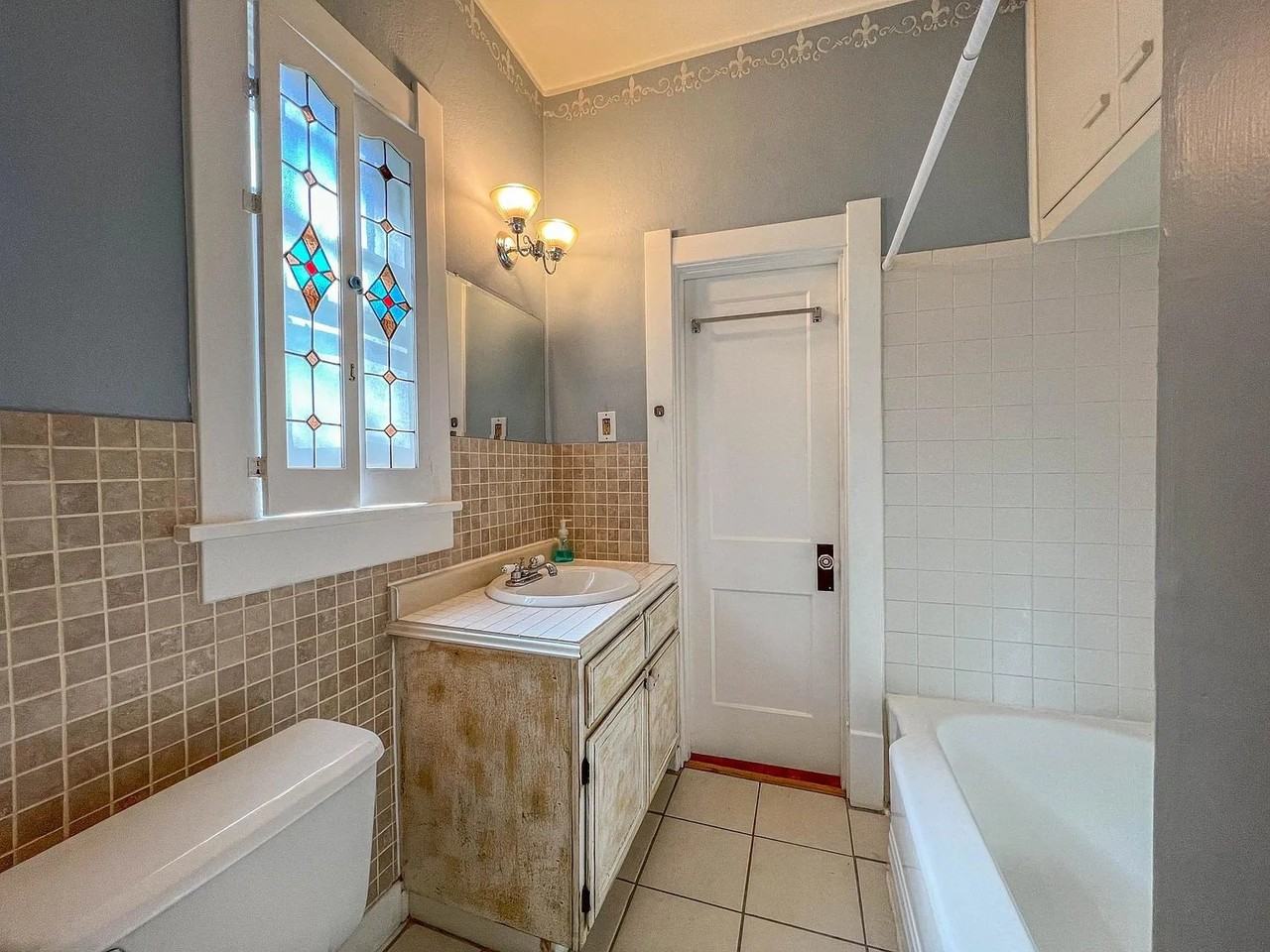709 E 5th St - Photo 7 of 20