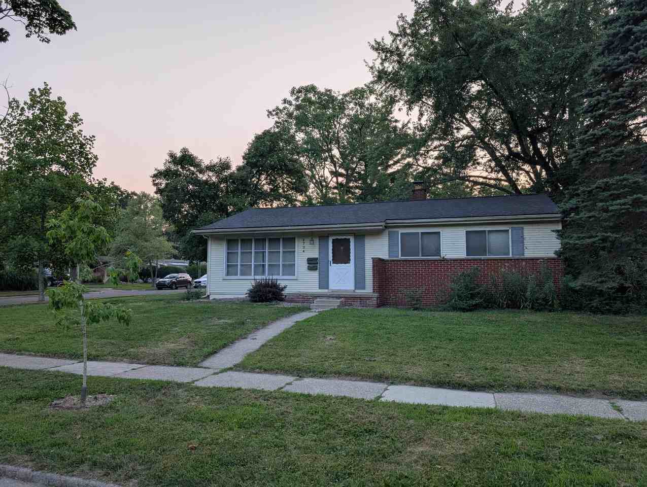 2734 Hampshire Rd #NA - Photo 2 of 30
