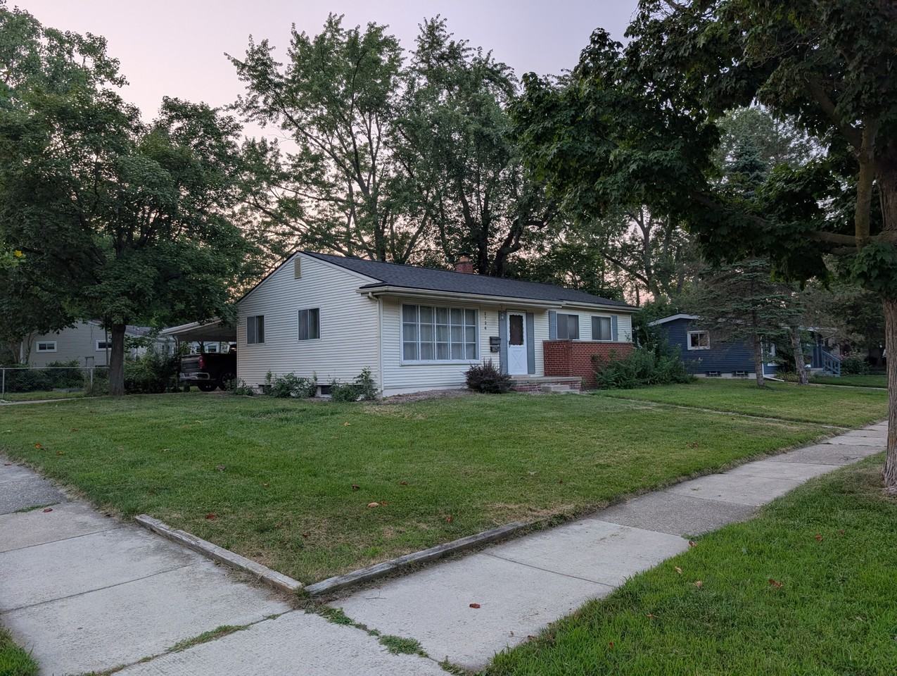 2734 Hampshire Rd #NA - Photo 3 of 30
