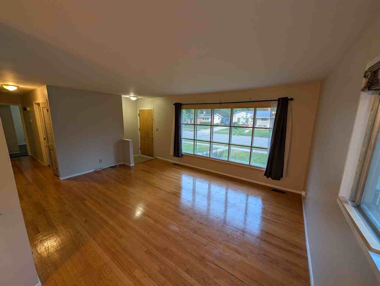 2734 Hampshire Rd #NA - Photo 4 of 30
