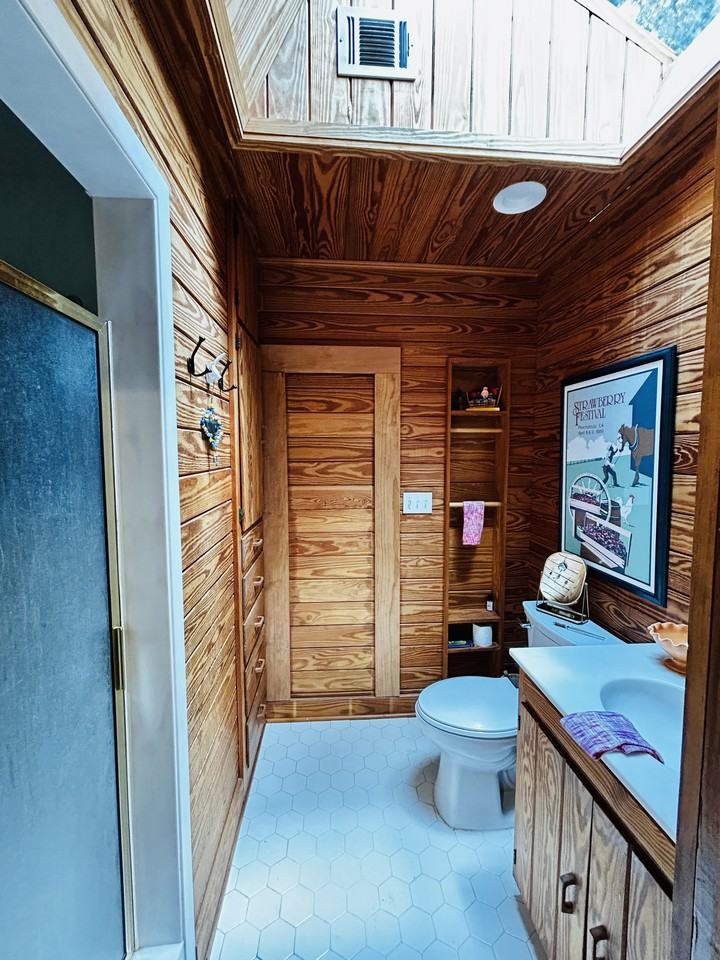 2411 Texas Ave #B - Photo 5 of 11