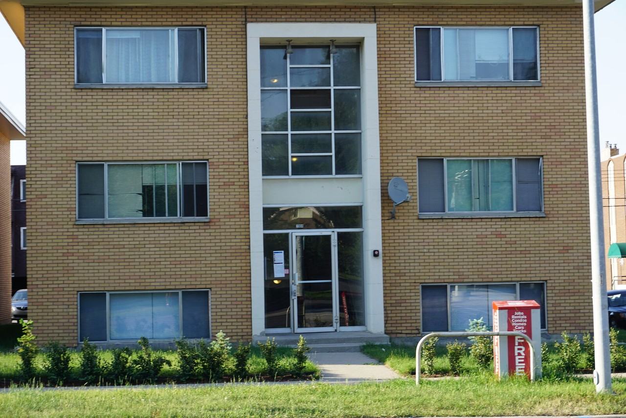 1904 12 Ave Sw - Photo 2 of 16