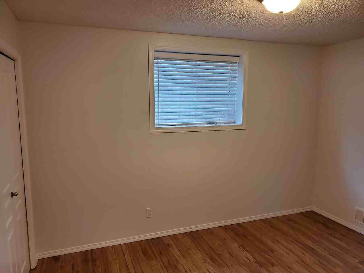 3111 33 Ave Nw - Photo 4 of 6