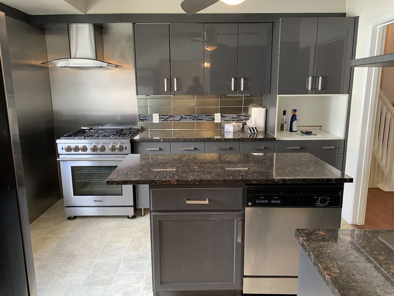 1724 25 Ave Nw - Photo 2 of 20