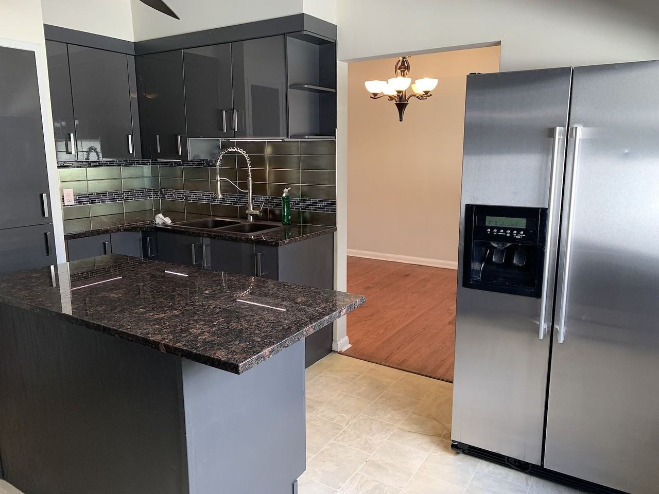 1724 25 Ave Nw - Photo 4 of 20