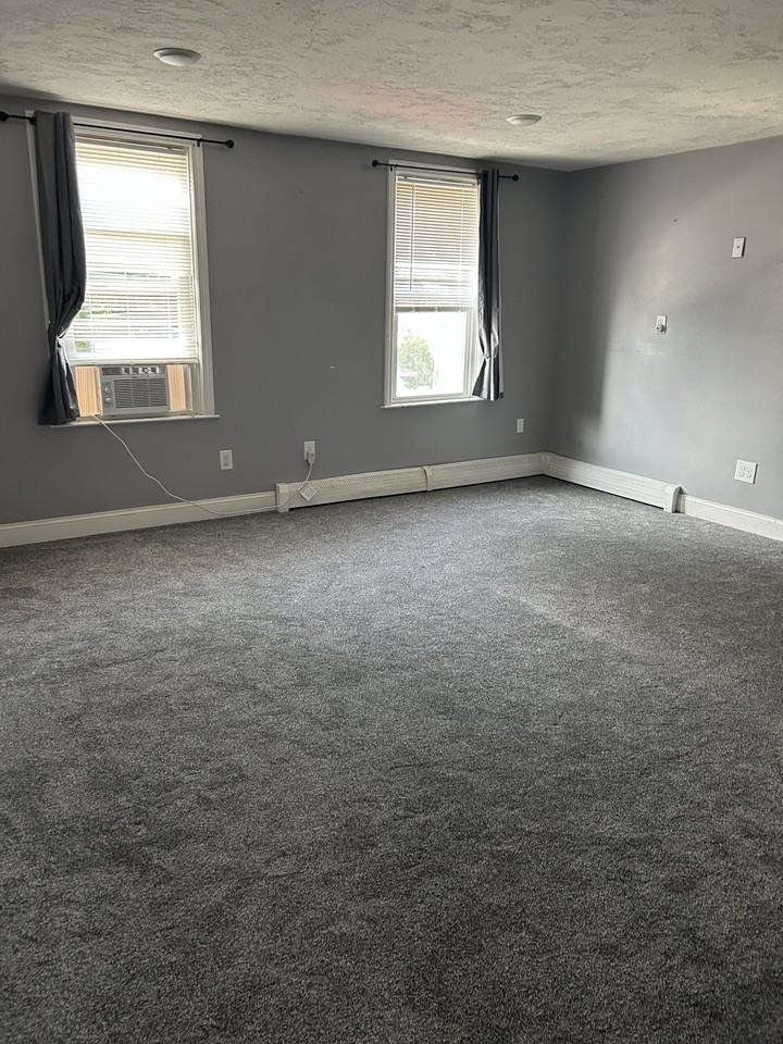 390 Main Street #2W - Photo 3 of 4