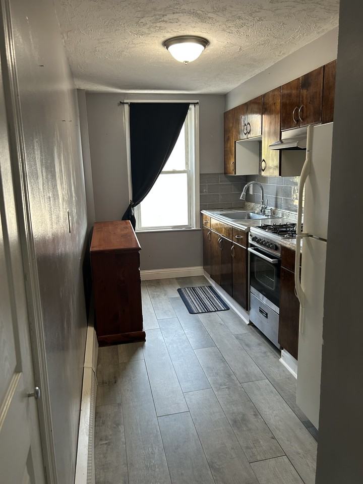 390 Main Street #2W - Photo 4 of 4