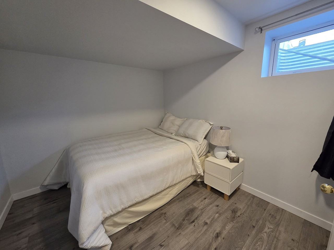 119 Strathaven Hts - Photo 4 of 17