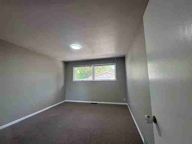 508 2 Ave W - Photo 3 of 14