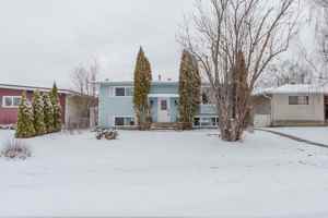 featured image of 11528 42 Ave Nw