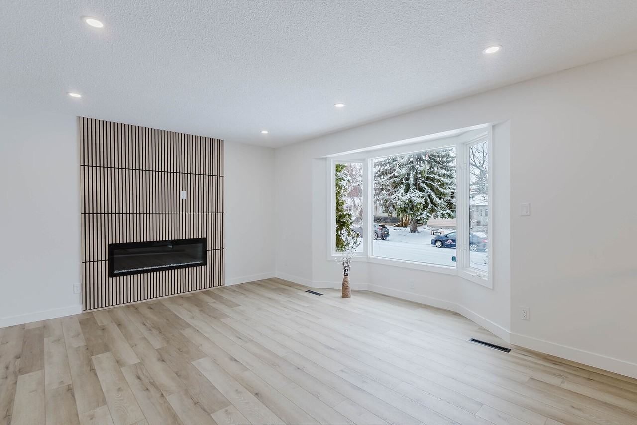 11528 42 Ave Nw - Photo 2 of 22
