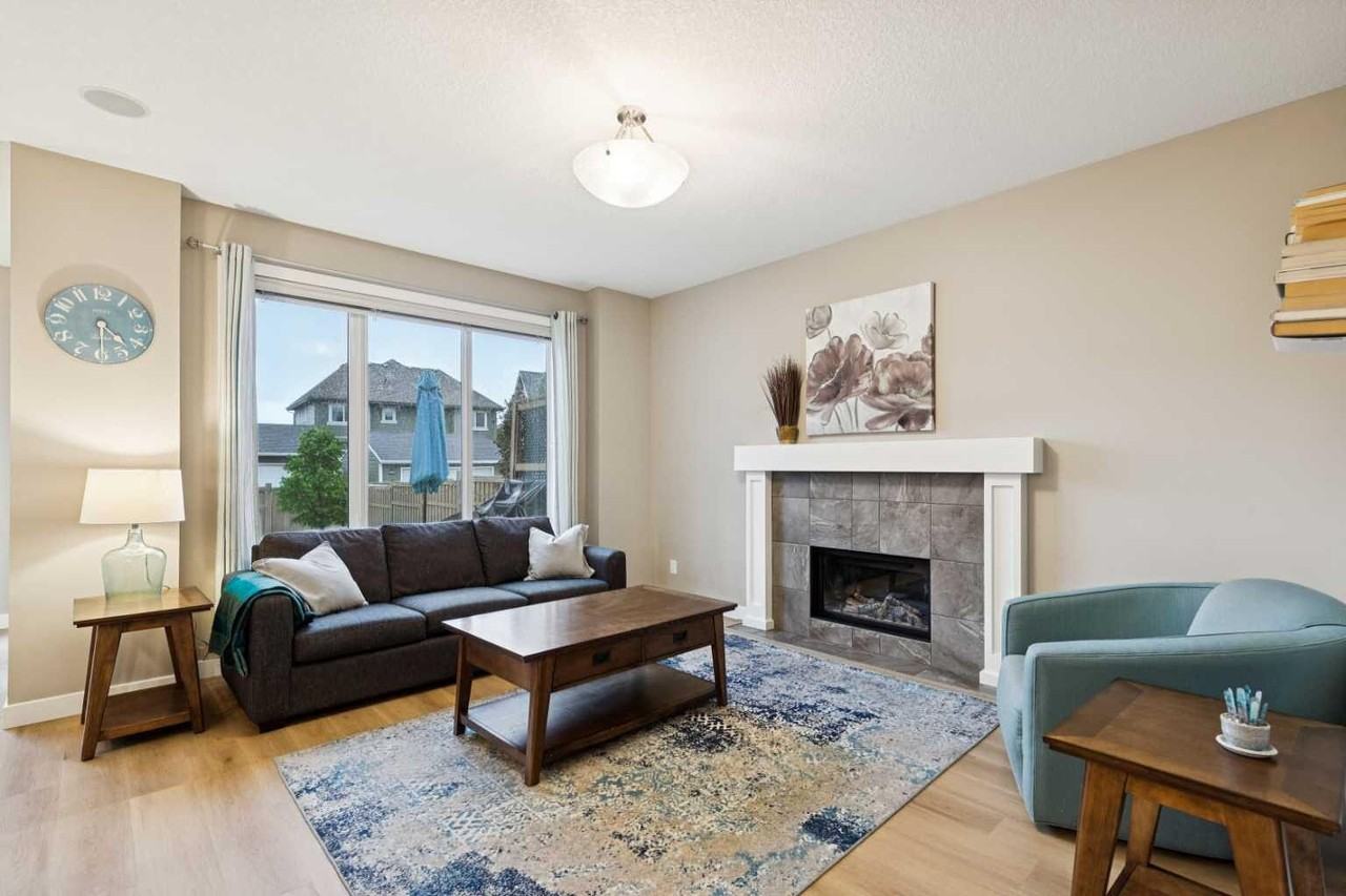 52 Marquis Cres Se - Photo 6 of 38