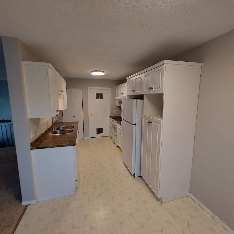 5 Acadia Rd W - Photo 5 of 7