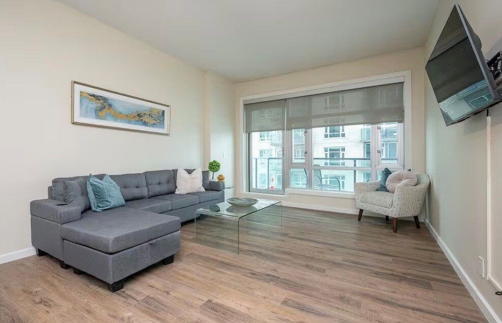 1410 1 St Se - Photo 2 of 21