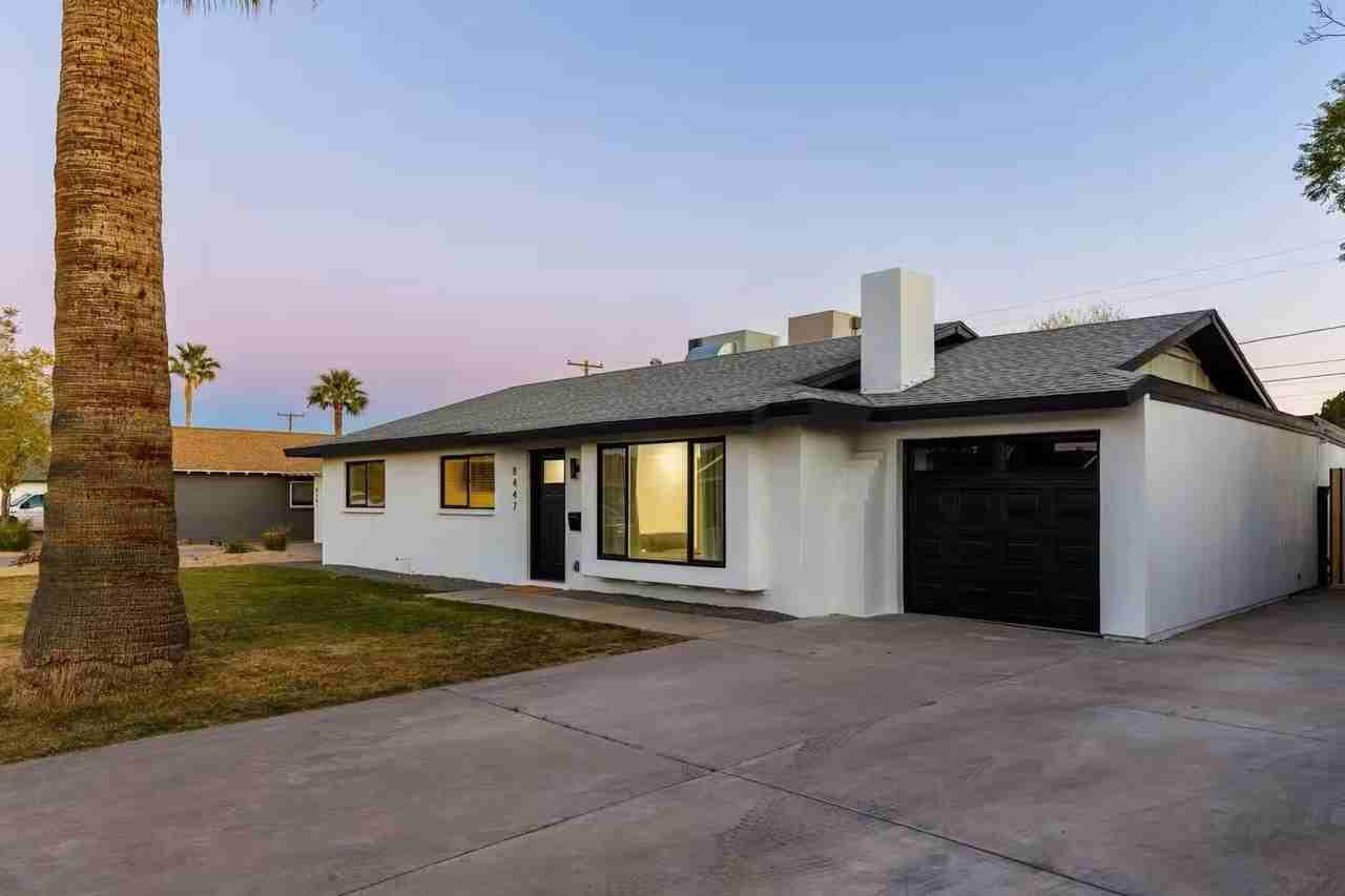 8447 E Vernon Ave - Photo 3 of 22