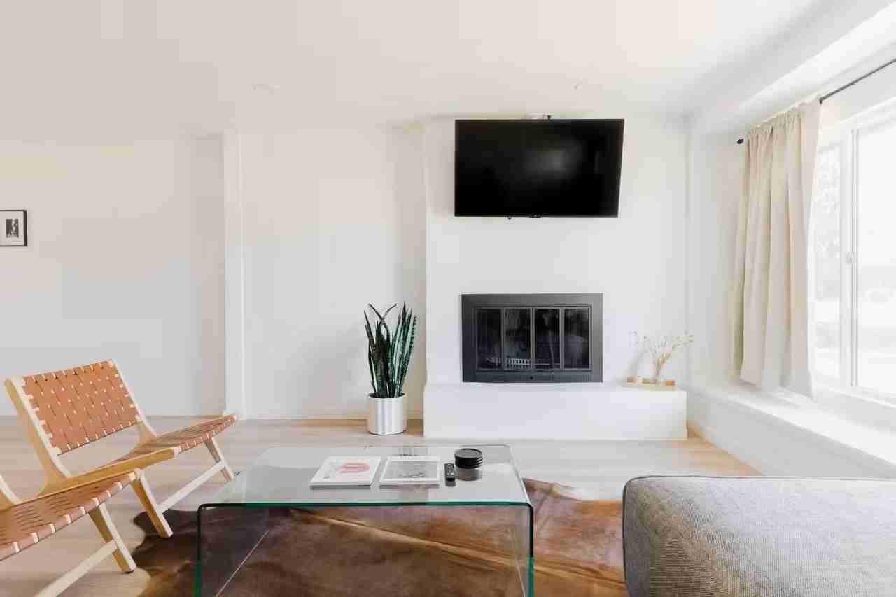 8447 E Vernon Ave - Photo 6 of 22