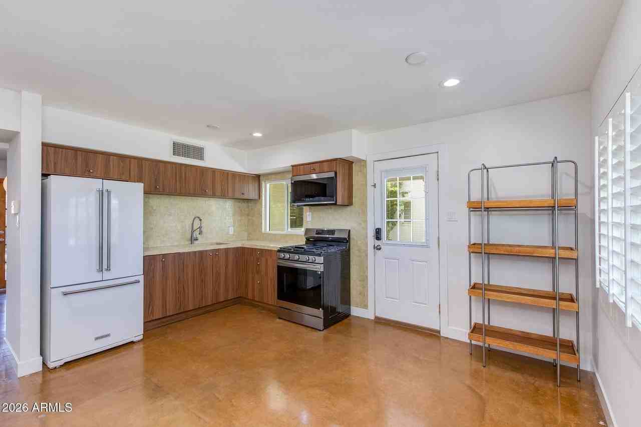 3412 E Turney Ave - Photo 7 of 35