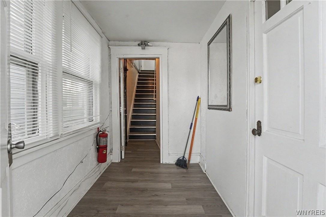 104 French St - Photo 3 of 13