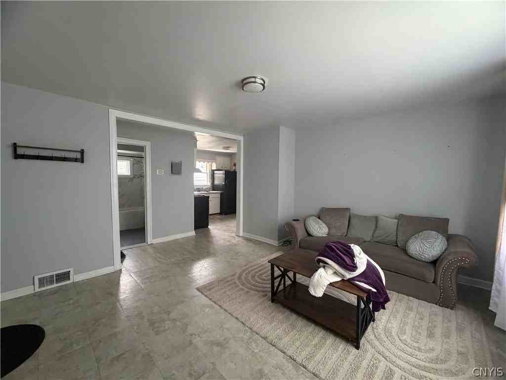 1628 Steuben St - Photo 3 of 6