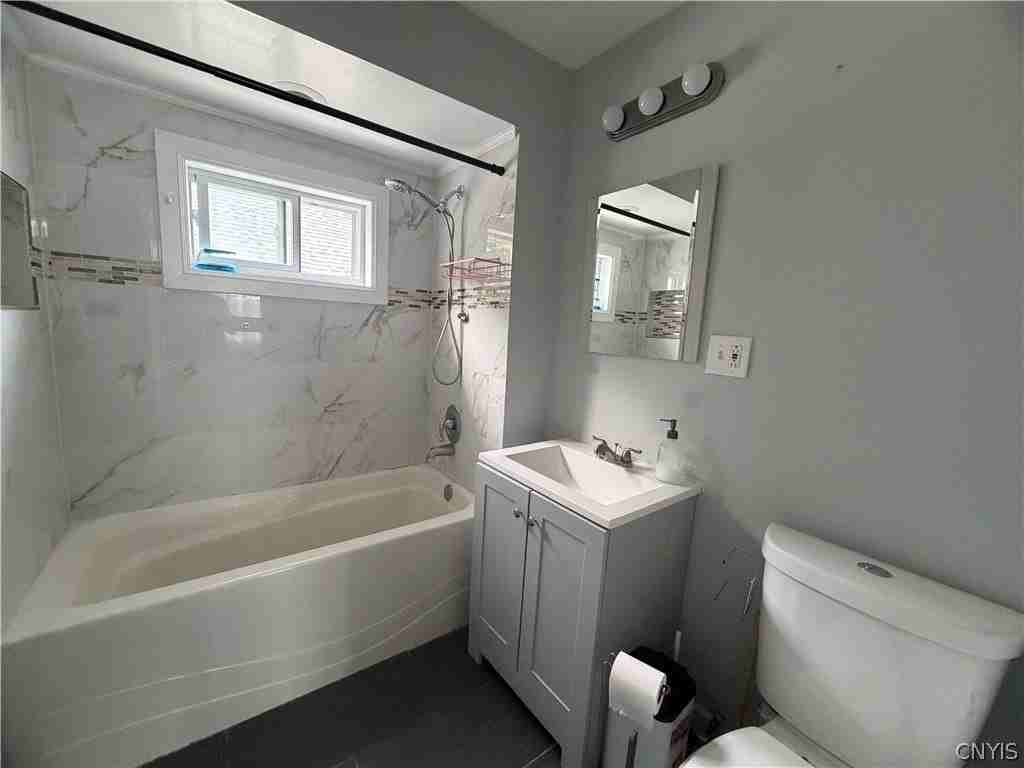 1628 Steuben St - Photo 4 of 6
