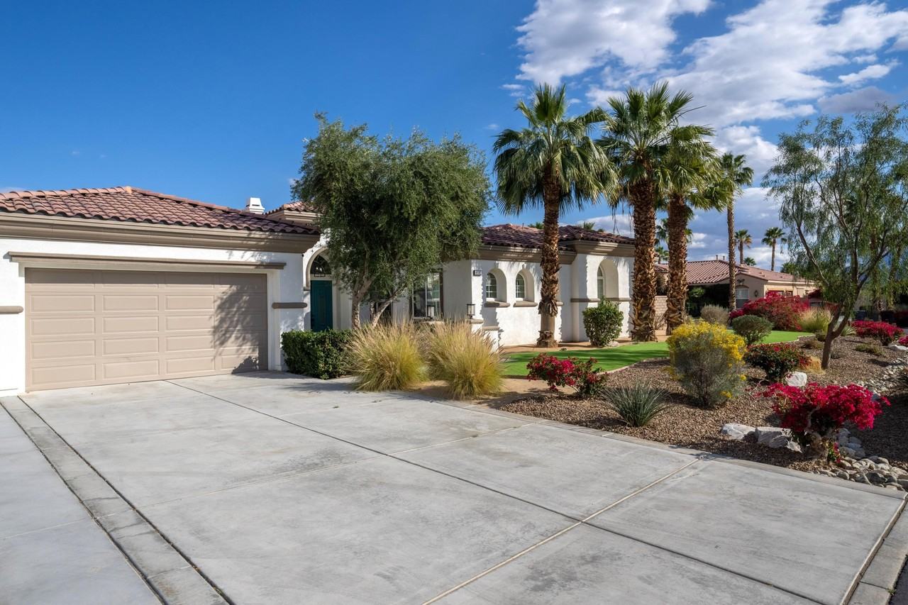49392 Hohokam River St - Photo 2 of 50