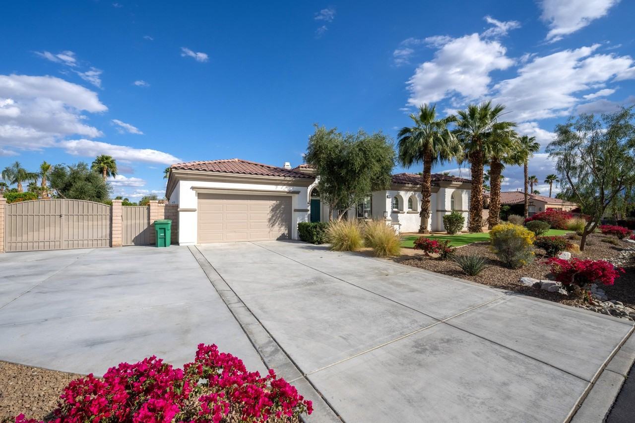 49392 Hohokam River St - Photo 3 of 50
