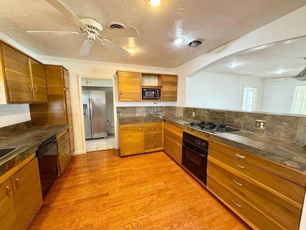 77110 Indiana Ave - Photo 4 of 11