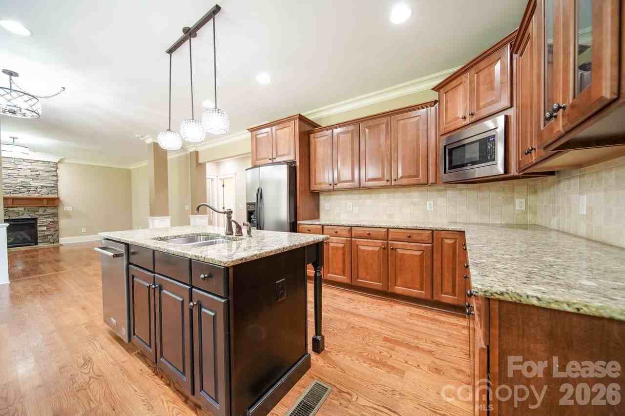 5534 Open Book Ln - Photo 7 of 39