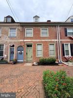 featured image of 121 E Union St