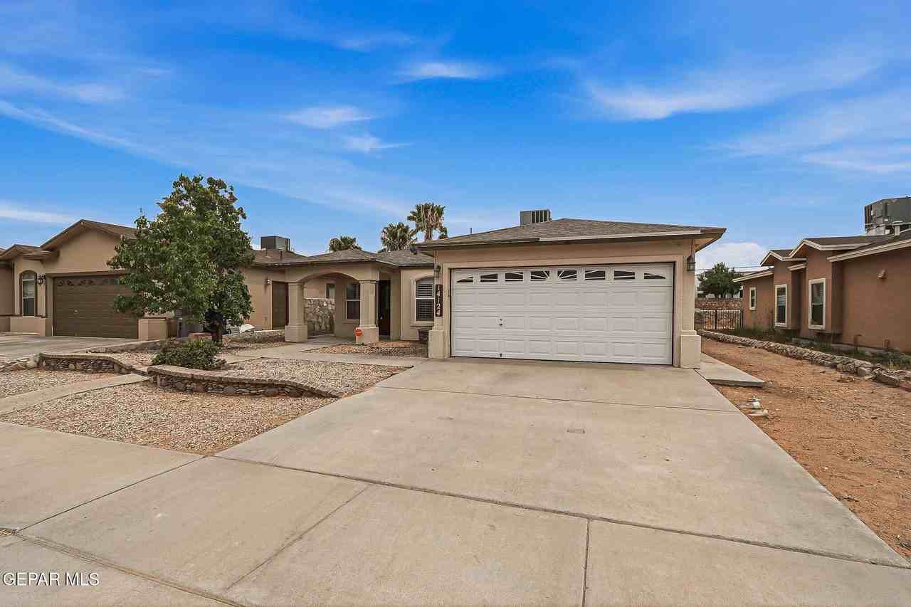 14124 Honey Point Dr - Photo 5 of 36