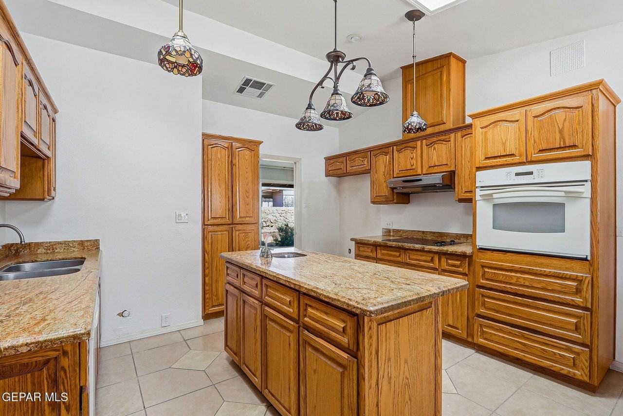 2801 Polk Ave - Photo 7 of 37