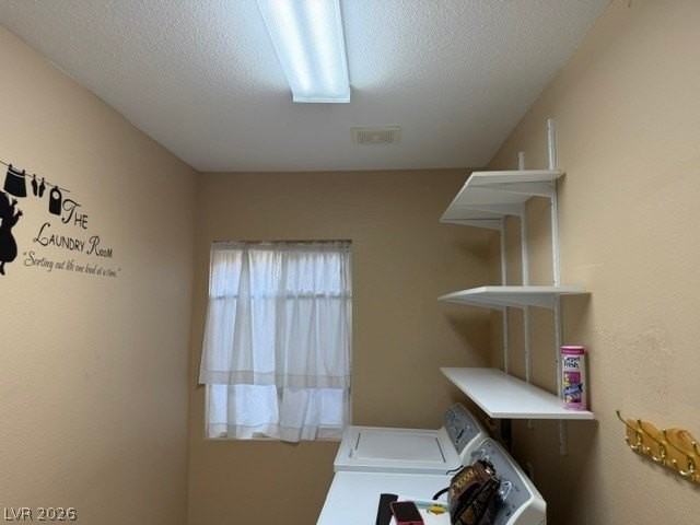 8640 Castle Hill Ave - Photo 5 of 47