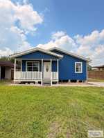 featured image of 405 W 7th St