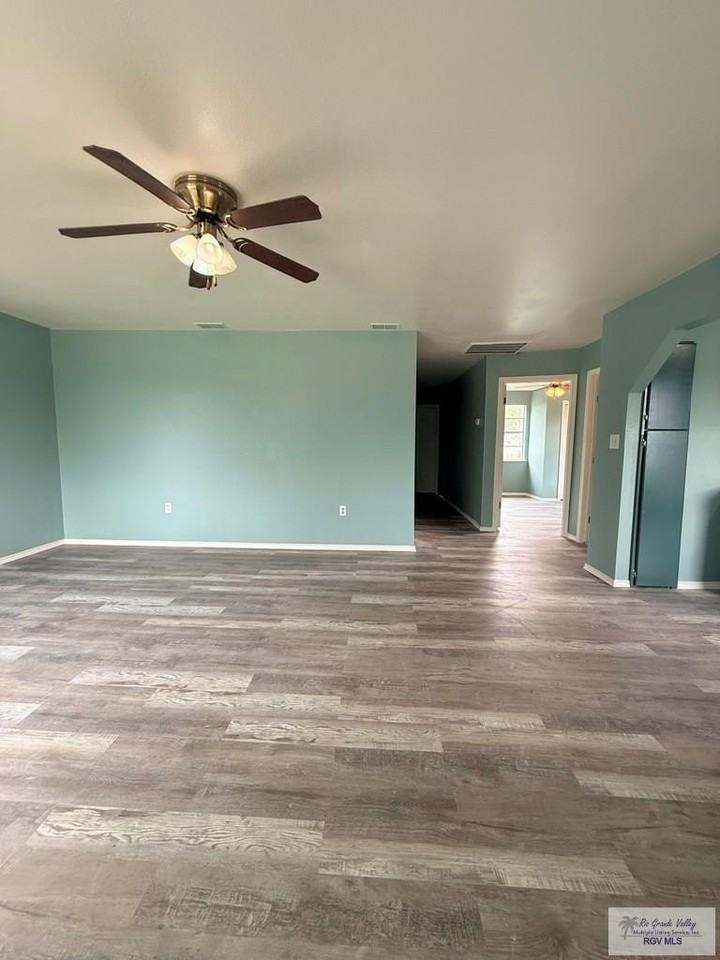 405 W 7th St - Photo 6 of 21