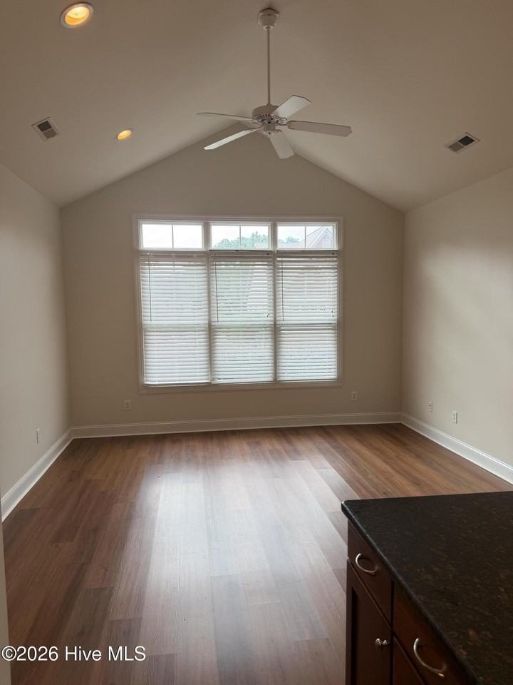 29 Elk Ridge Ln - Photo 2 of 18