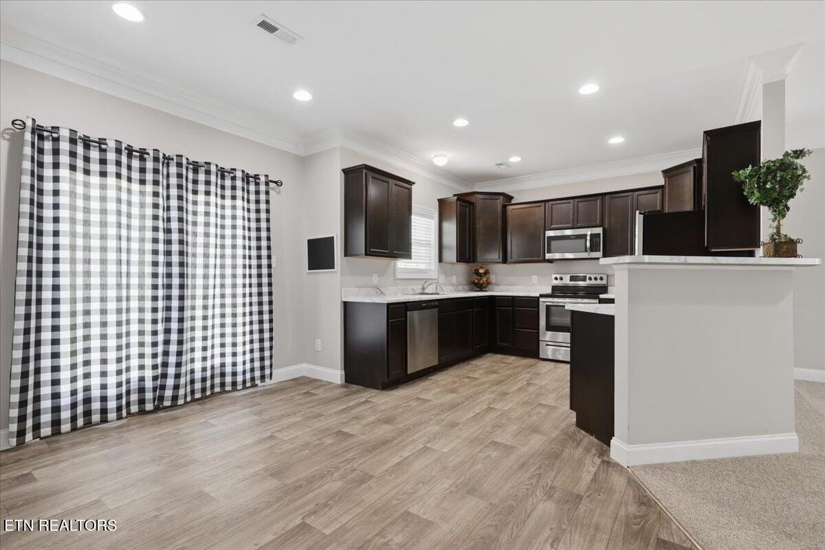 8002 Cambridge Reserve Dr - Photo 4 of 25