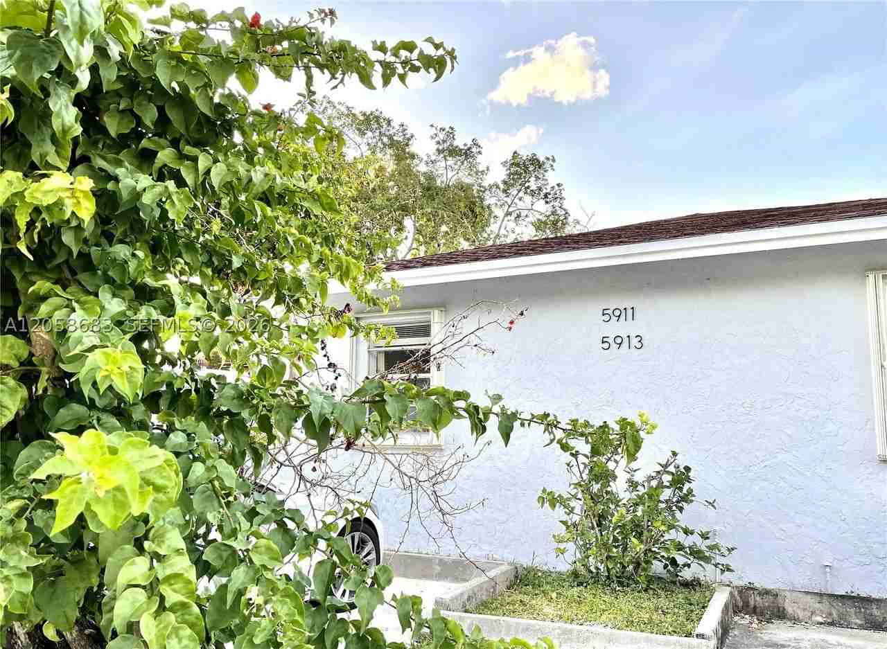 5911 Liberty St #5913 - Photo 4 of 13