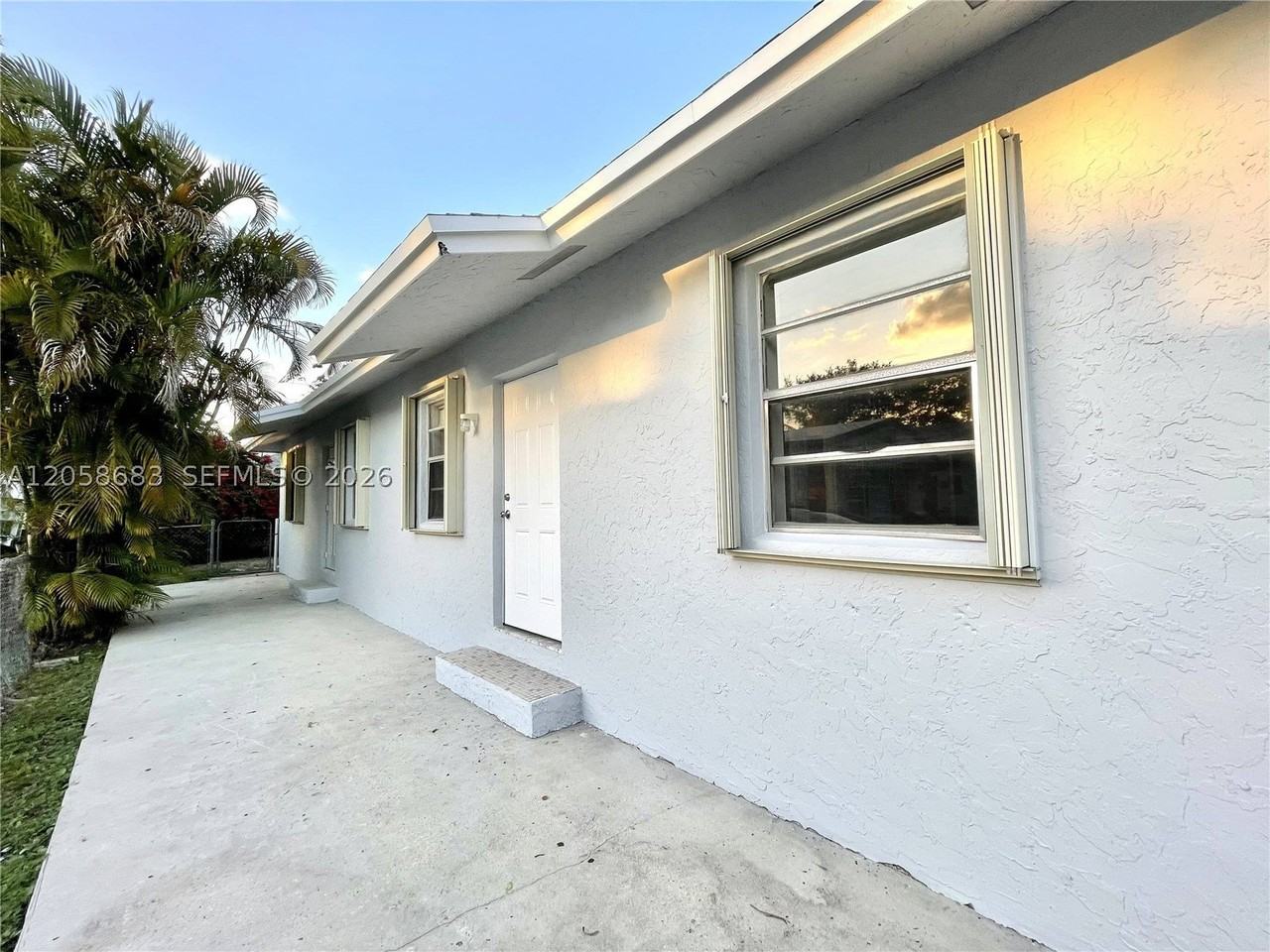 5911 Liberty St #5913 - Photo 6 of 13