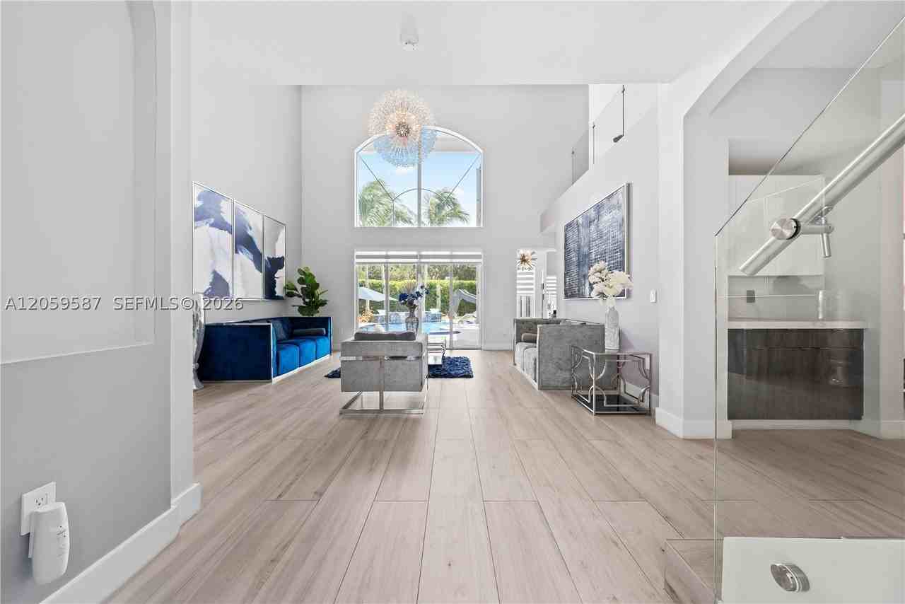 18742 Sw 55th St - Photo 5 of 50