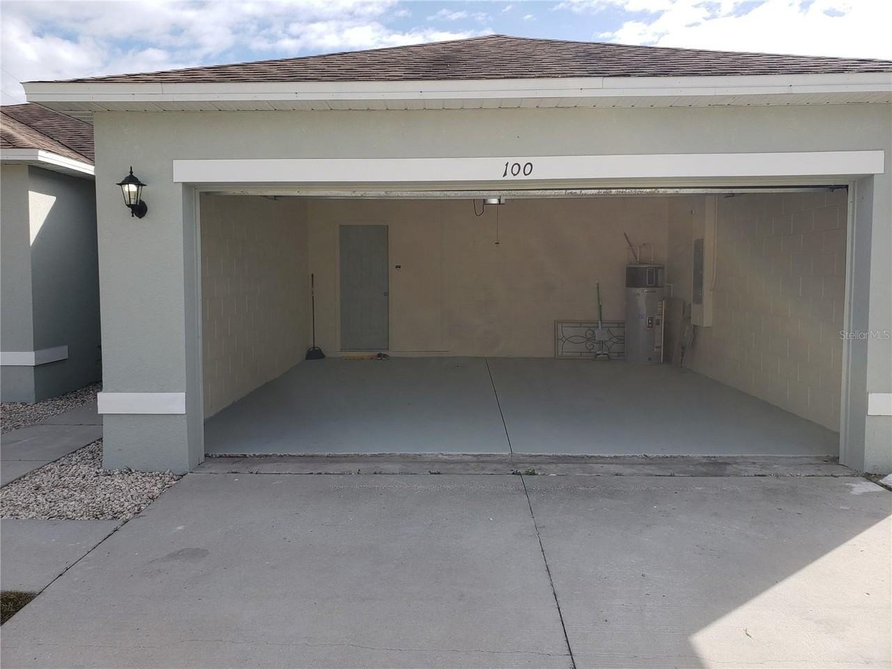 100 Sweet Pea Ct - Photo 2 of 17