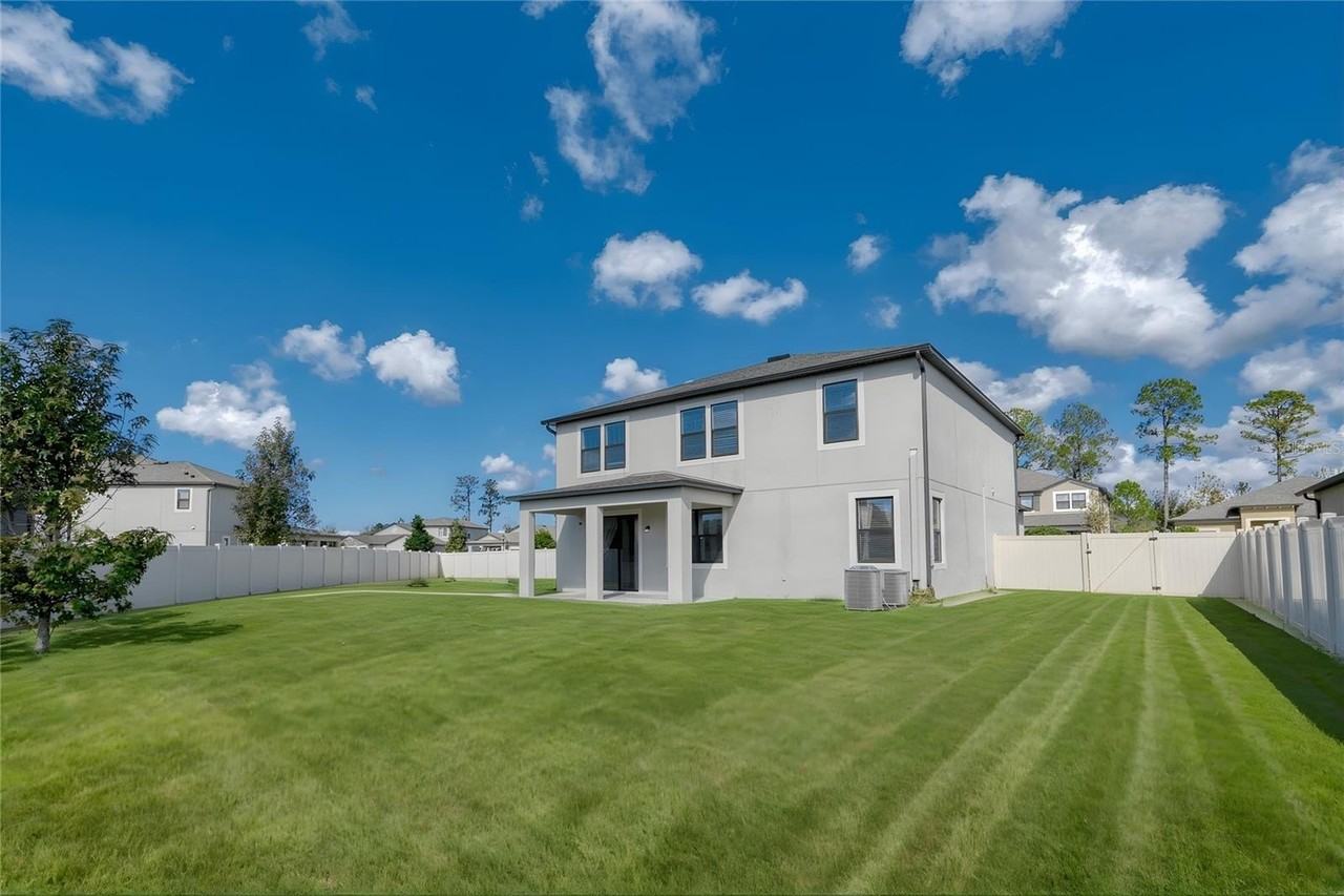 18576 Obregan Dr - Photo 4 of 41