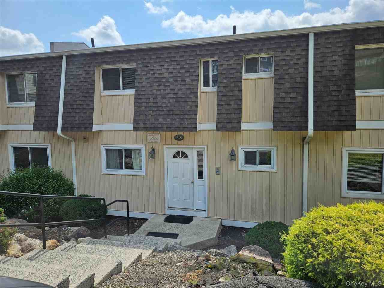16 Pavilion Ridge Way #6