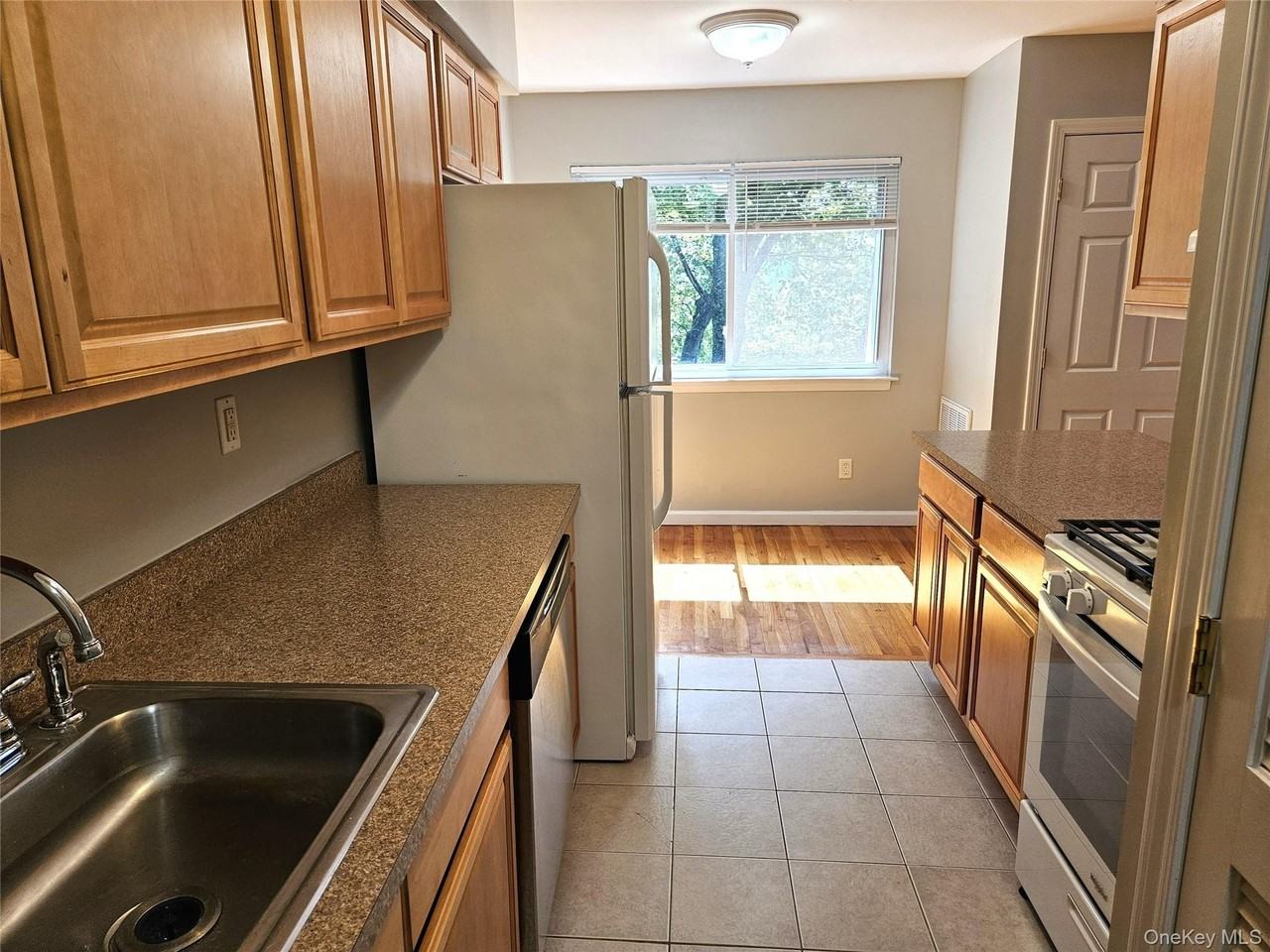 18 Pavilion Ridge Way #17 - Photo 2 of 11