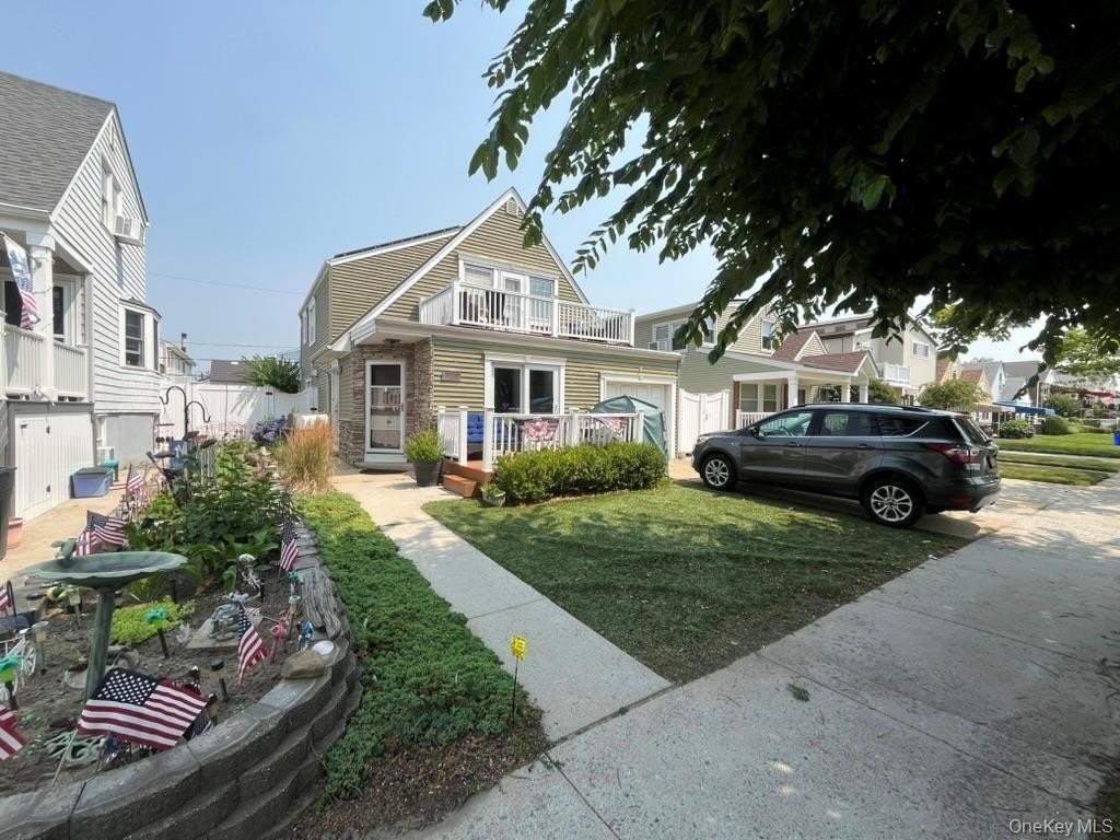 551 W Walnut St #UPPER