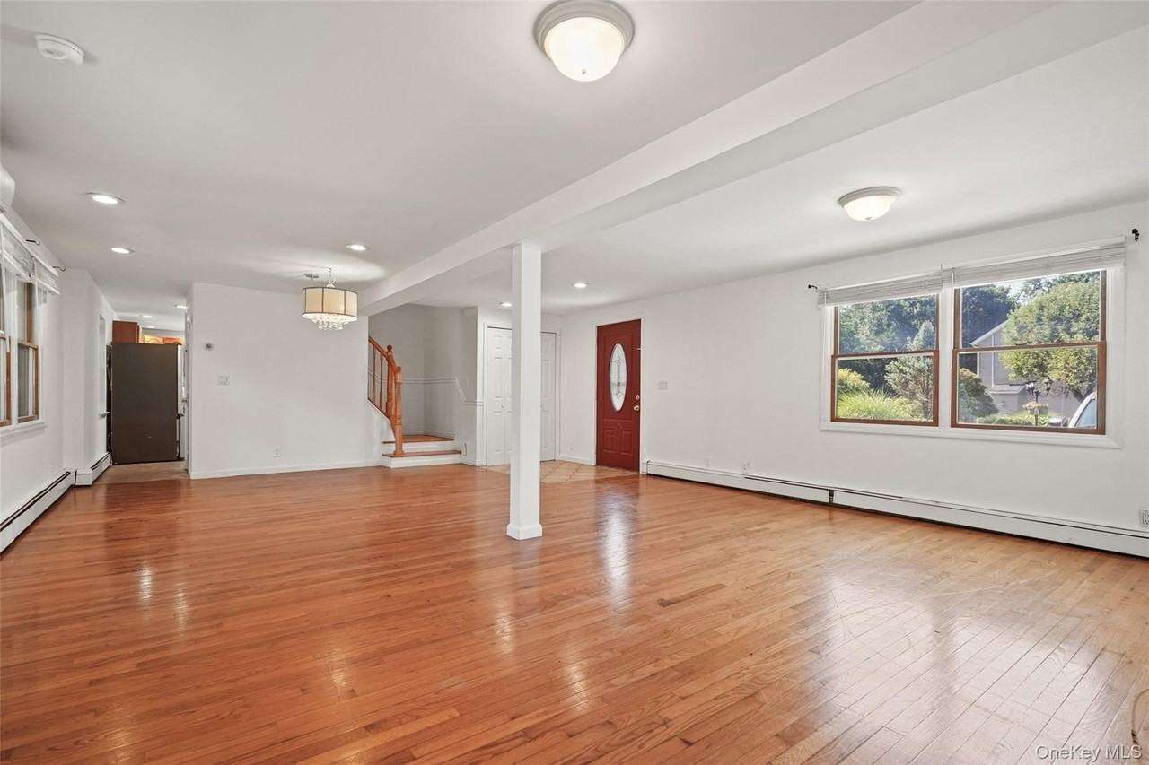 2079 Baldwin Rd - Photo 2 of 20
