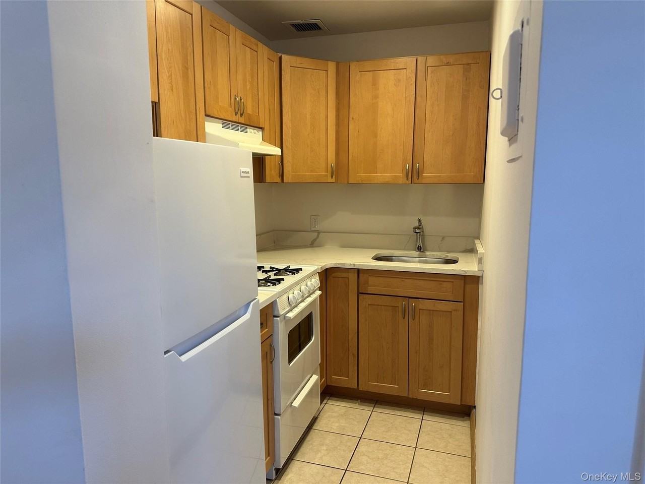 310 Riverside Blvd #2K - Photo 4 of 19